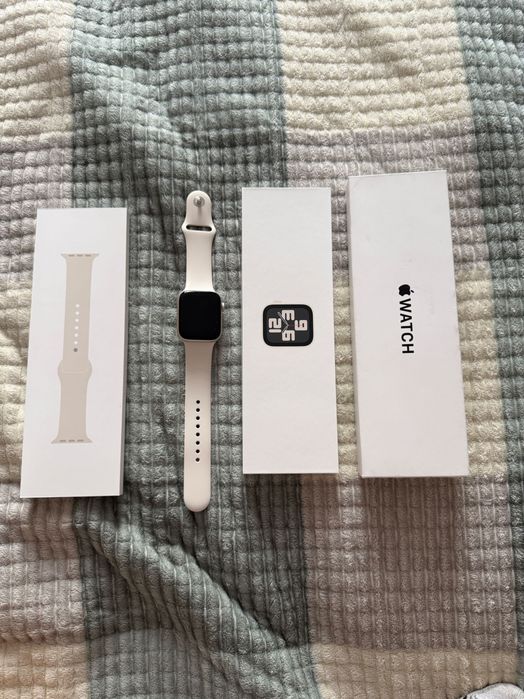 Apple Watch SE(gen 2) 44mm Starlight