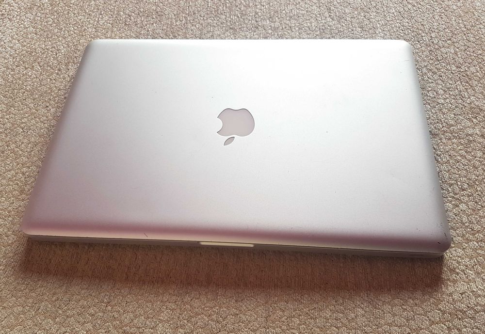 Laptop Apple Macbook Pro 15", Intel Core i7, 8 GB Ram, SSD 256 GB