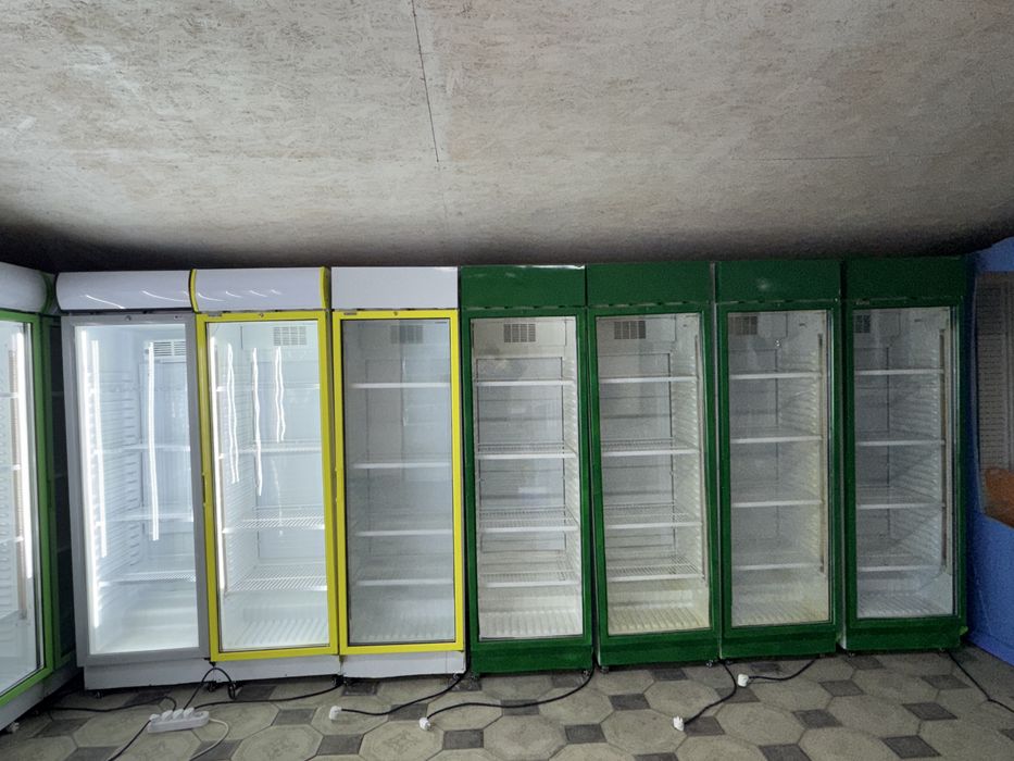 Продам витрины холодильники