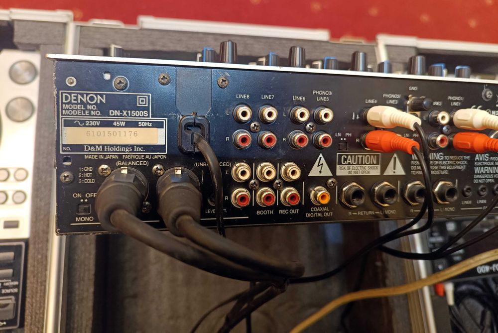 Set DJ Profesional: Pioneer CDJ-400 + Denon DN-X1500S + Flight Case