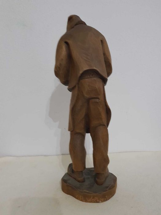 Statueta vintage cu un batranel Stefanesti • OLX.ro