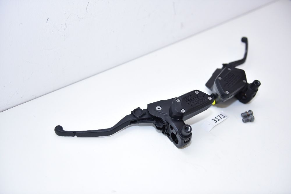 Pompe de frana + ambreiaj Proiect custom cafe racer