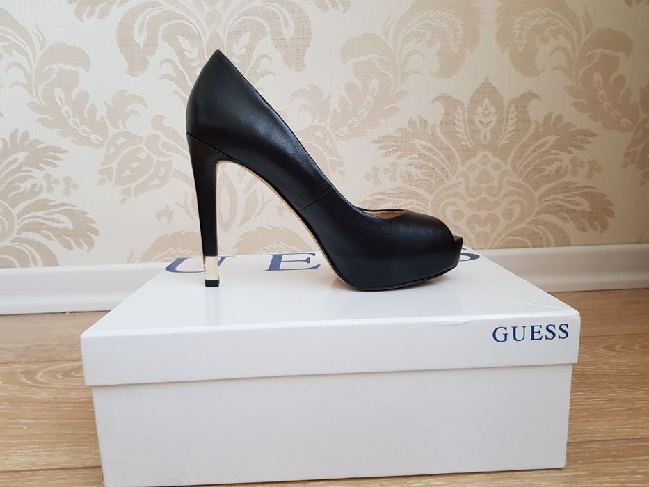 Туфли чёрные Guess