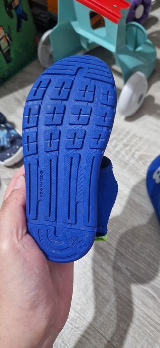 Сандали new balance