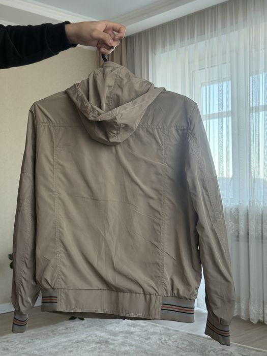 Продам весение куртки