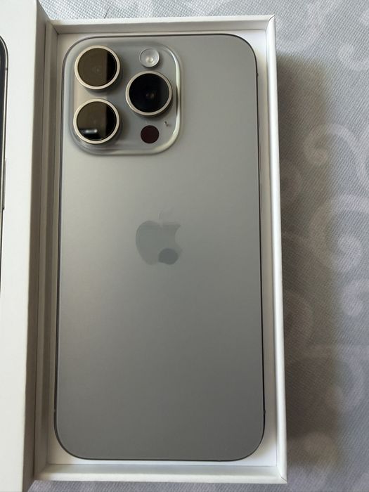 iPhone 15 Pro -Titanium
