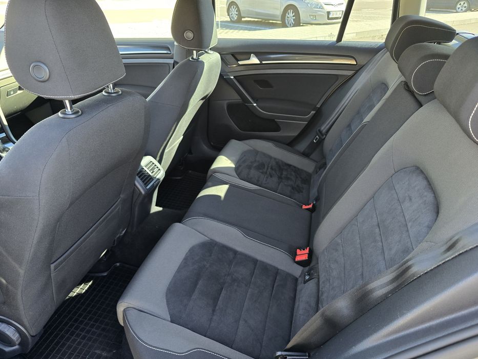 Vând Golf 7  Highline 1.6 TDI