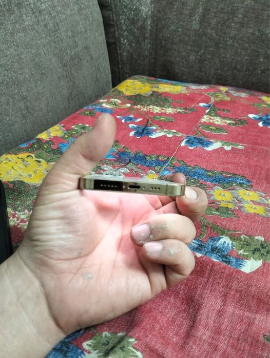 Iphone 12 pro в хорошем сотояний