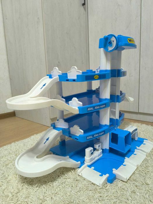 Продам игровой гараж-парковка