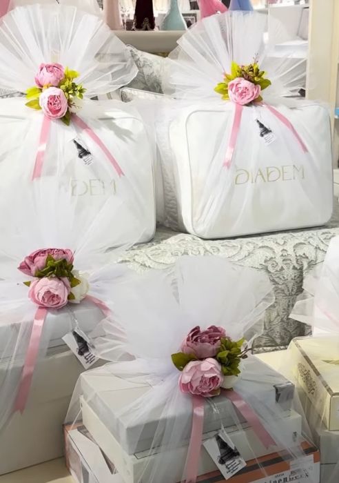 Продается бант в виде цветка