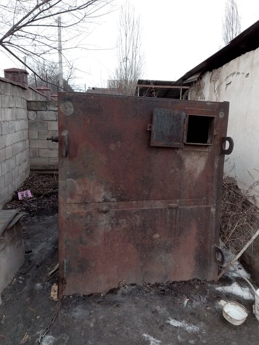 Железная ёмкость из под масла