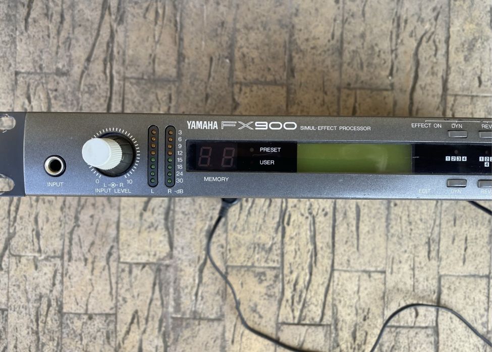 procesor Yamaha FX900 ( voce / instrumente muzicale )