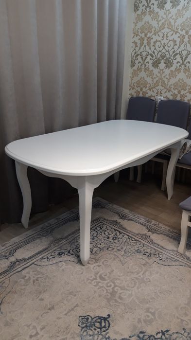 Стол для гостинной