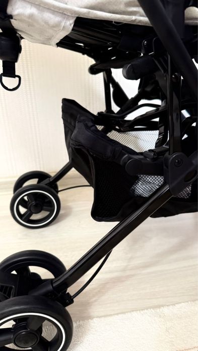 Премиальная прогулочная коляска Whiz Bebe