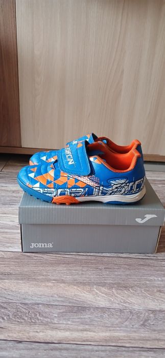 Продам детские футзалки