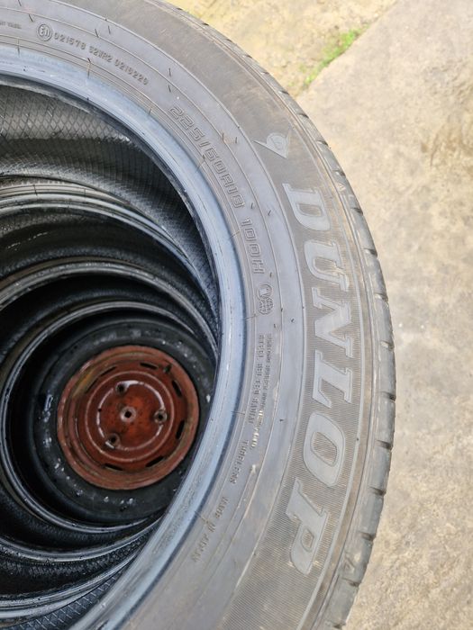 225 60 18  Dunlop 2023