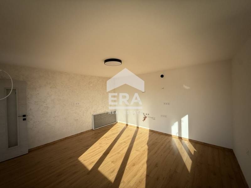 Двустаен, завършен до ключ апартамент за продажба, юг/запад, в близост