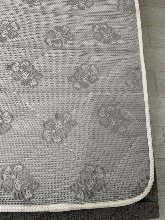 Матрас 160х200 , высота 15 см