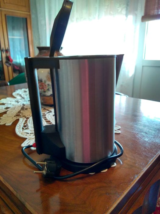 Fierbator 1 , 5 litri .