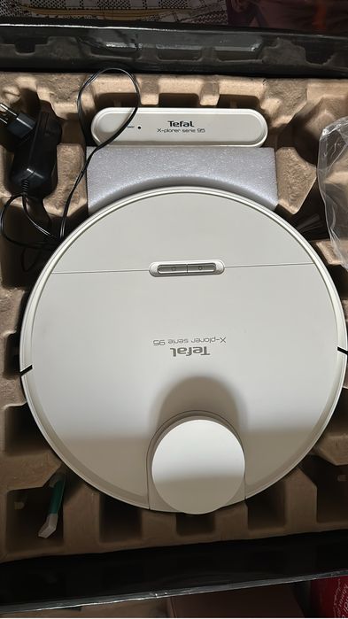 Продам робот пылесос Tefal