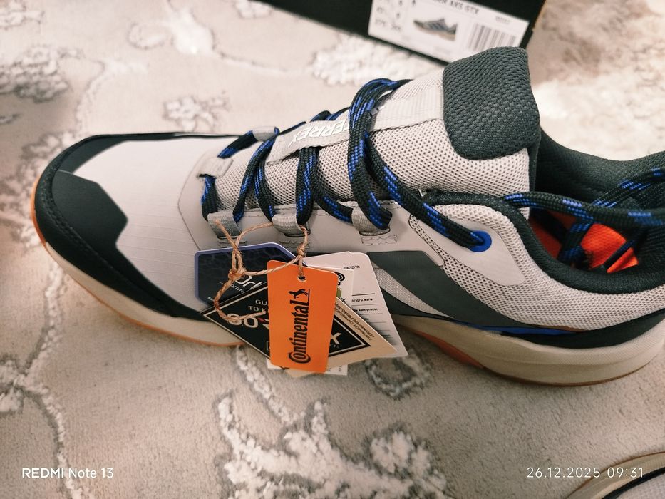 Кроссовки Адидас , оригинал