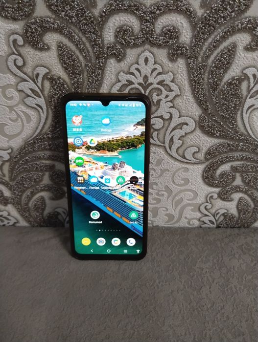 Продам смартфон vivo v21e