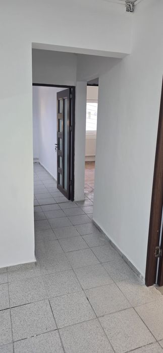 Inchiriez spatiu comercial