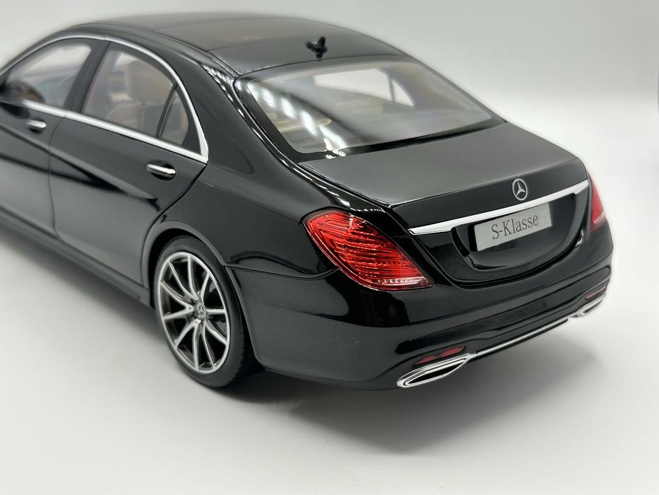 Macheta mercedes benz s class w222 1:18