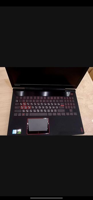 Konpyuter lenovo 520y i7