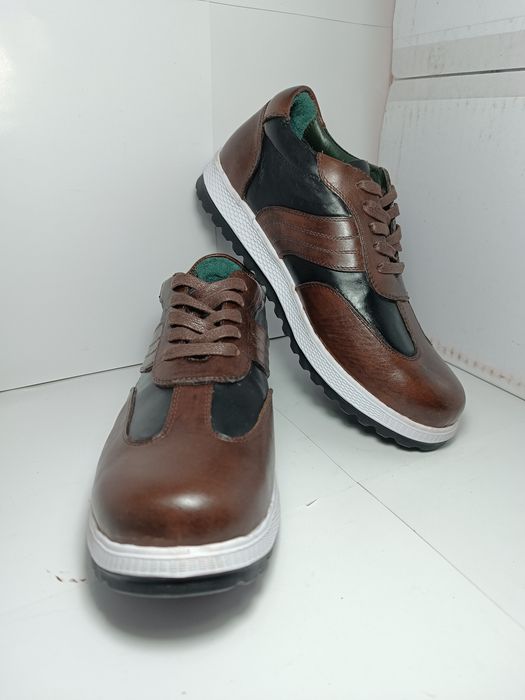 Кроссовки кожаные