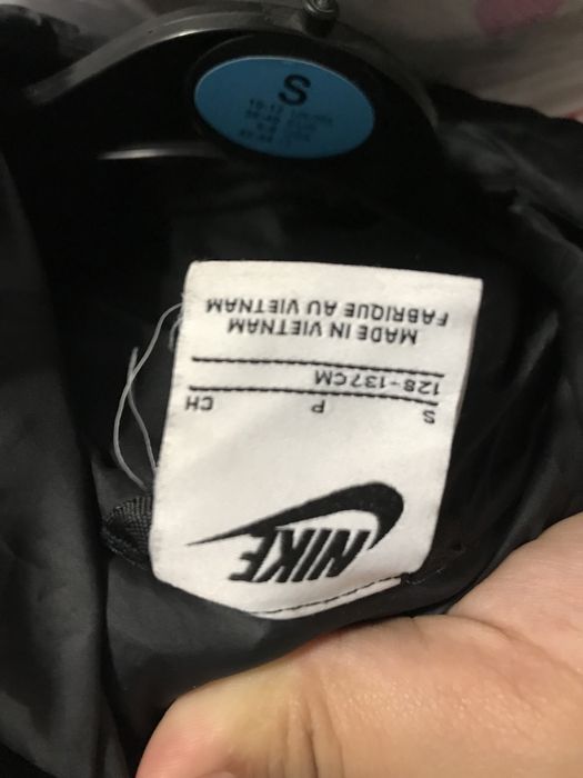 Geaca nike copii 8-9 ani unisex originala