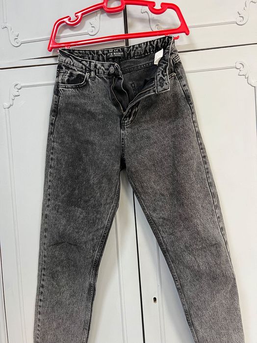 Продам джинсы оптом ,женские все оригинал, все отдам за одну сумму.