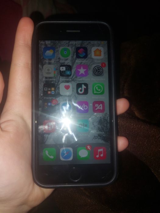 Продааам айфон 7