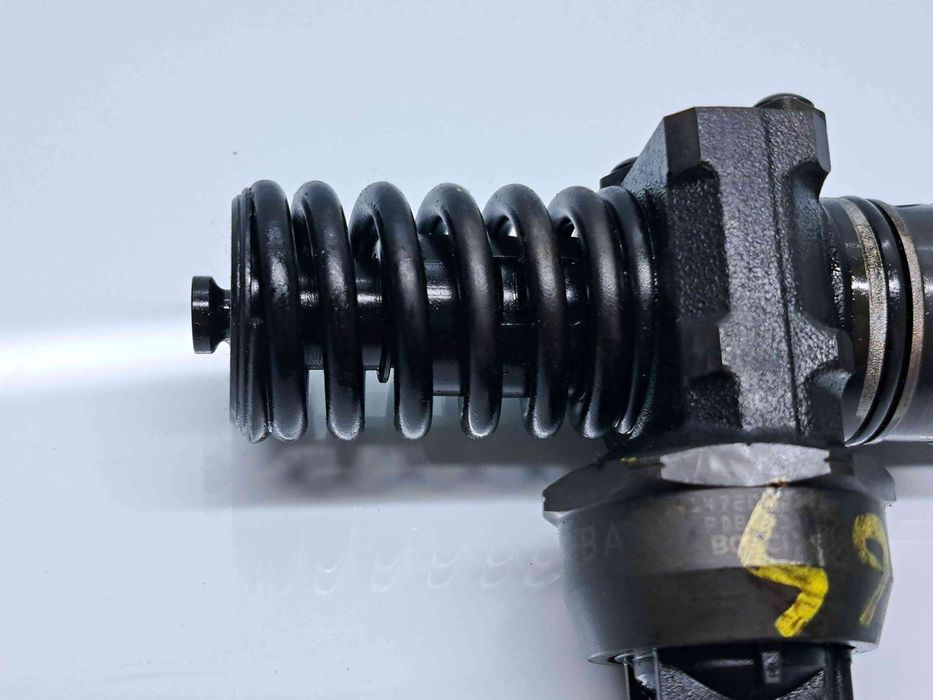 Injector Volkswagen Golf 5 Plus (5M1) [Fabr 2005-2008] 038130073AG 1.9