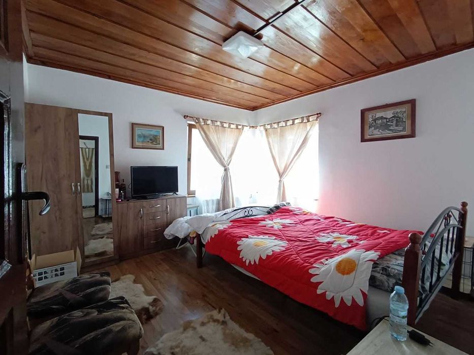 Триетажна къща в Еленския балкан