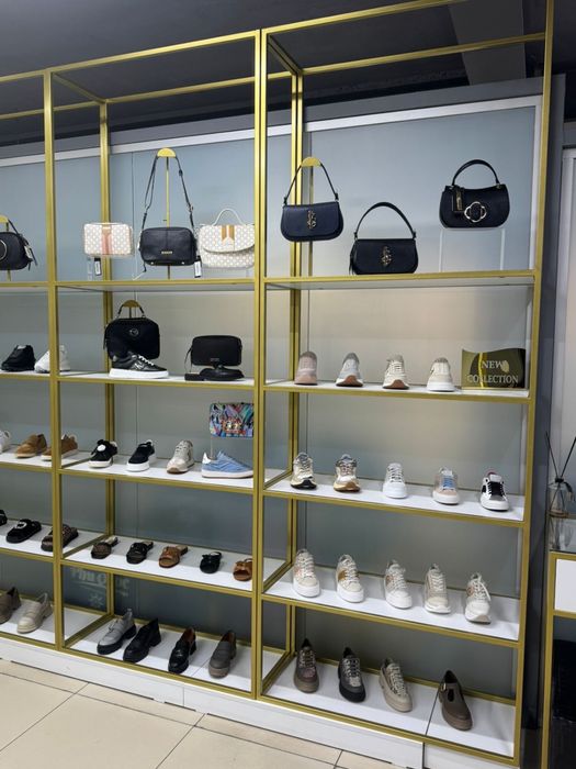 Продам Ресепшен и Стеллаж