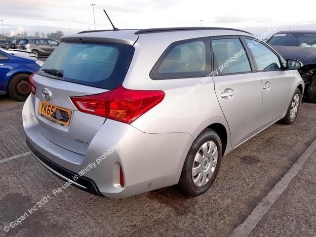 Dezmembrez Toyota Auris 2 [2012 - 2015] Touring Sports wagon 5-usi 1.4 D-4D MT (90 hp)
