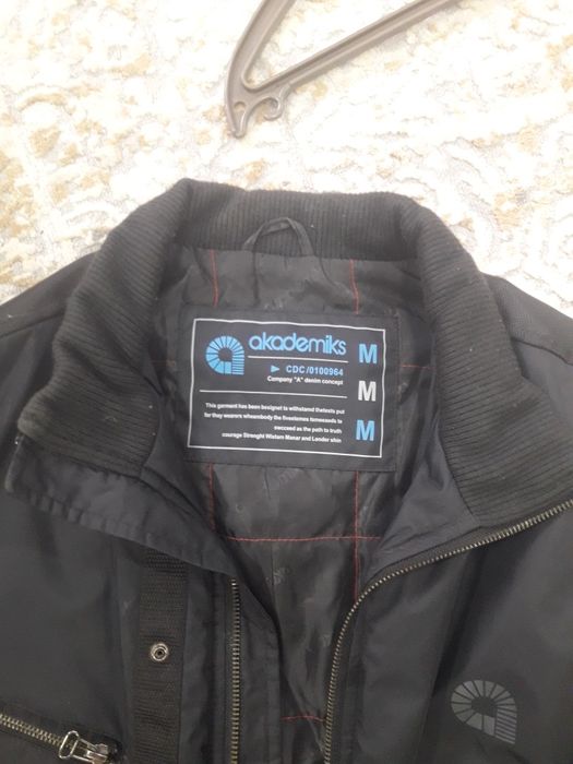 Продам куртки весна