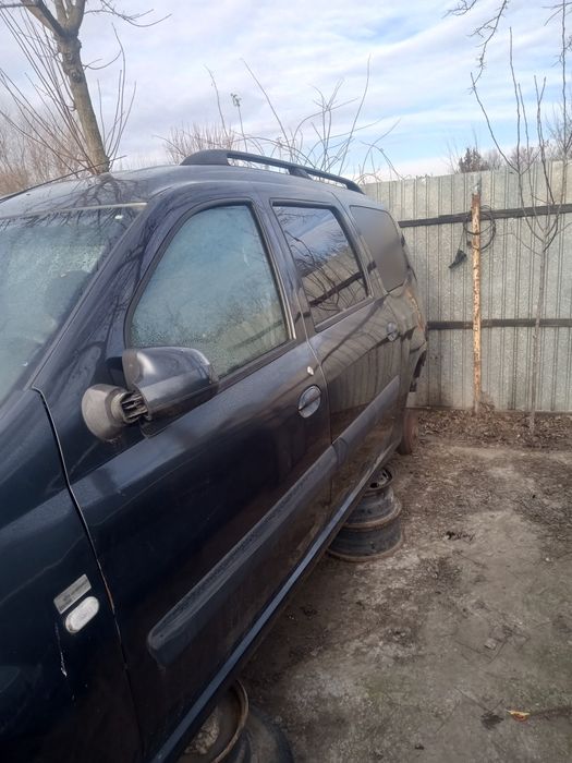 Dezmembrez Dacia Logan