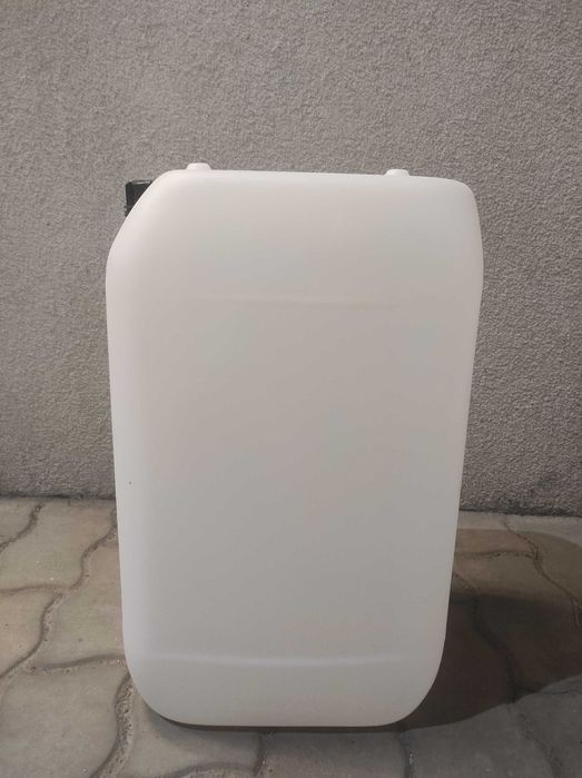 Туби  пластмасови - 20 литра