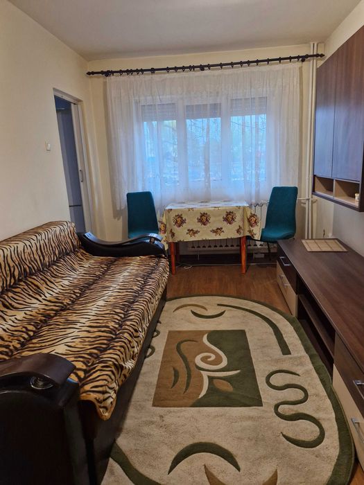 Garsoniera de închiriat