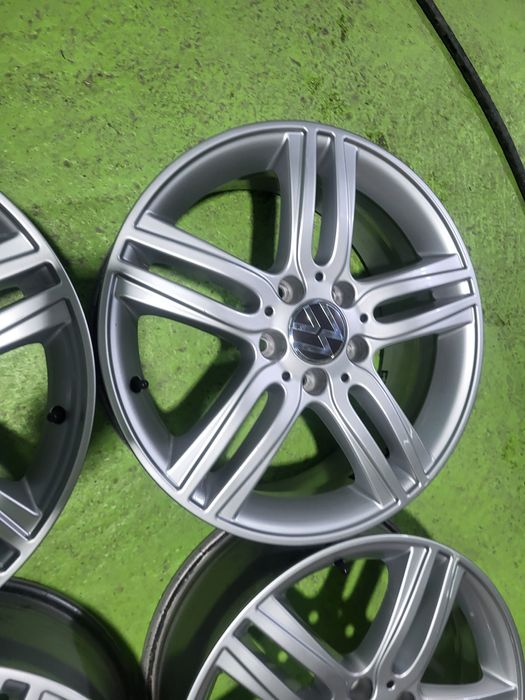 17 5x112 Vw Golf Touran Caddy Skoda лети джанти 5х112