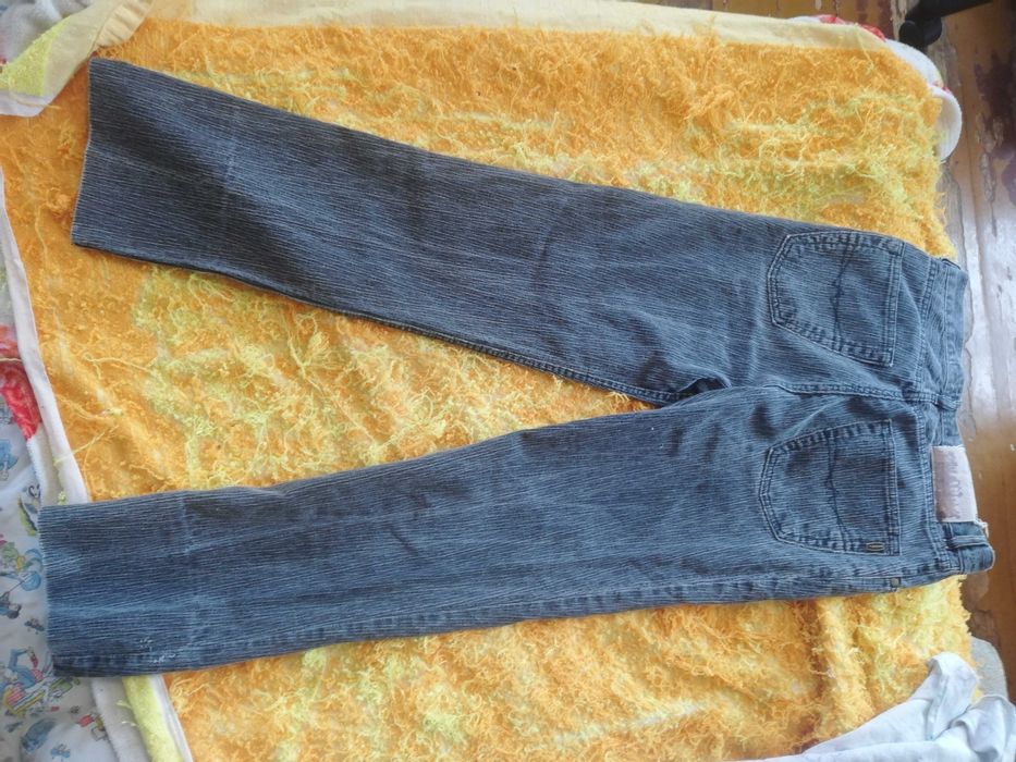 Продам джинсы мужские