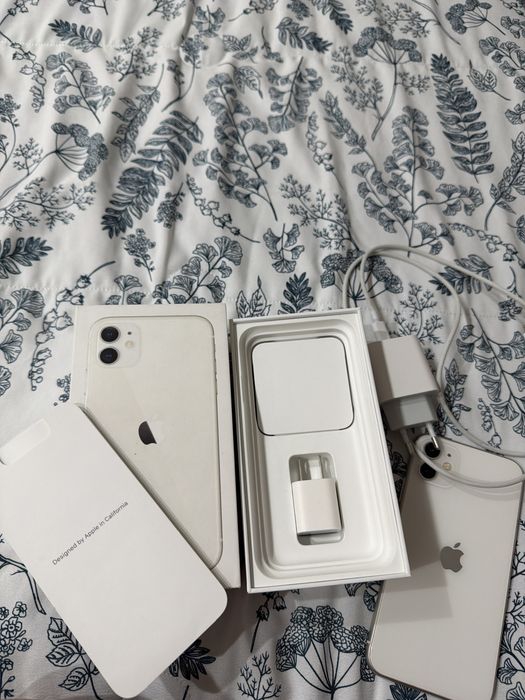 IPhone 11  128GB с коробкой