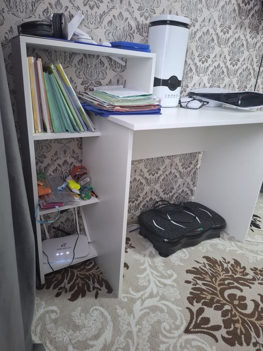 Продам письменный стол