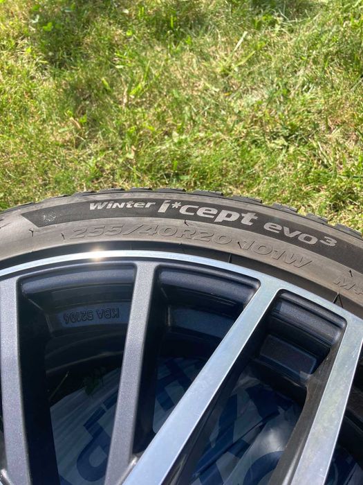 Зимни гуми HANKOOK 255/40R/20 с джанти 20 + комплект болтове