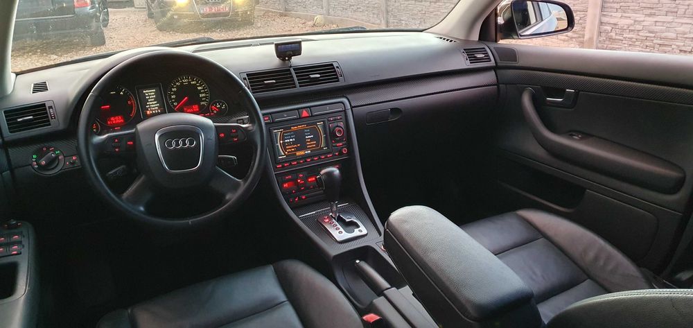 Audi A4 2.0 TDI *** Automatic+ Tapiterie piele+ Navigatie MMI***