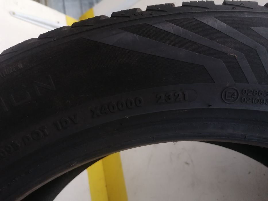 275/45/21 110y iarna  2*Vredestein dot 2321.   5,,37mm