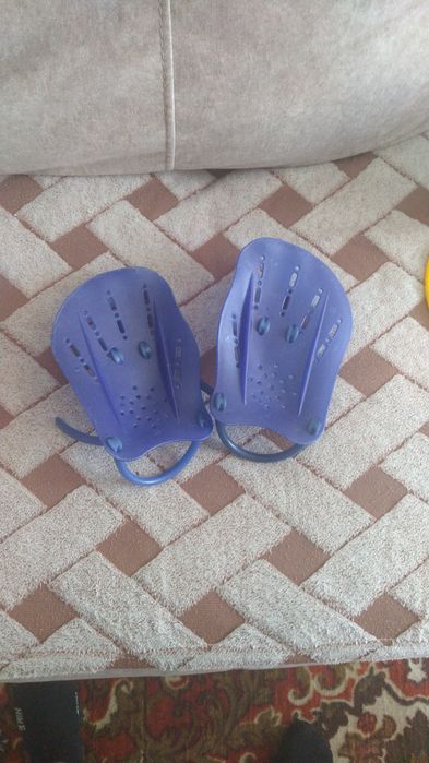 Продам принадлежности для плавания.