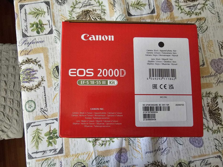 Canon EOS 2000D Black + EF-S 18-55mm III f nou
